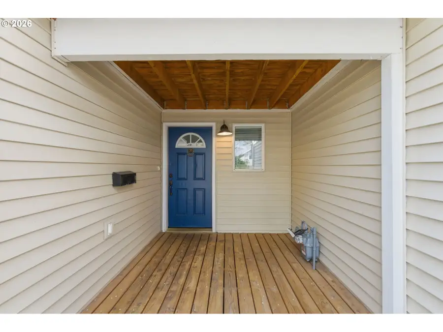 8945 N Calvert Ave, Portland, OR 97217 - #2