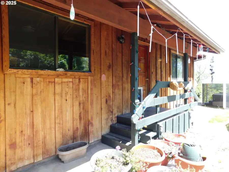 231 NE Darrell Ave, Winston, OR 97496 - Image #3