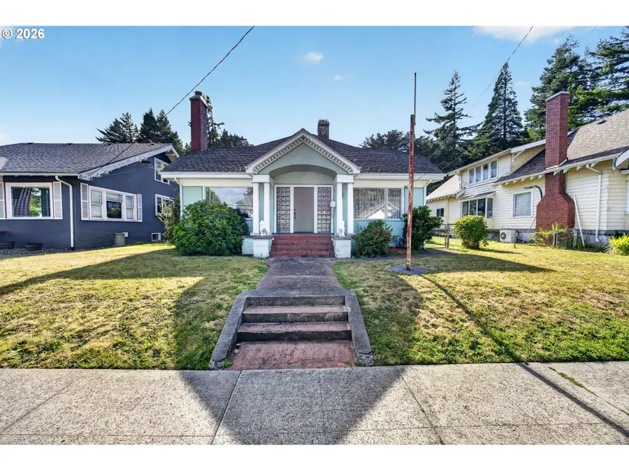 1410 Sherman Ave, North Bend, OR 97459 - #2