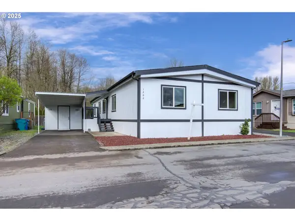 300 SW 7th Ave #1202, BattleGround, WA 98604