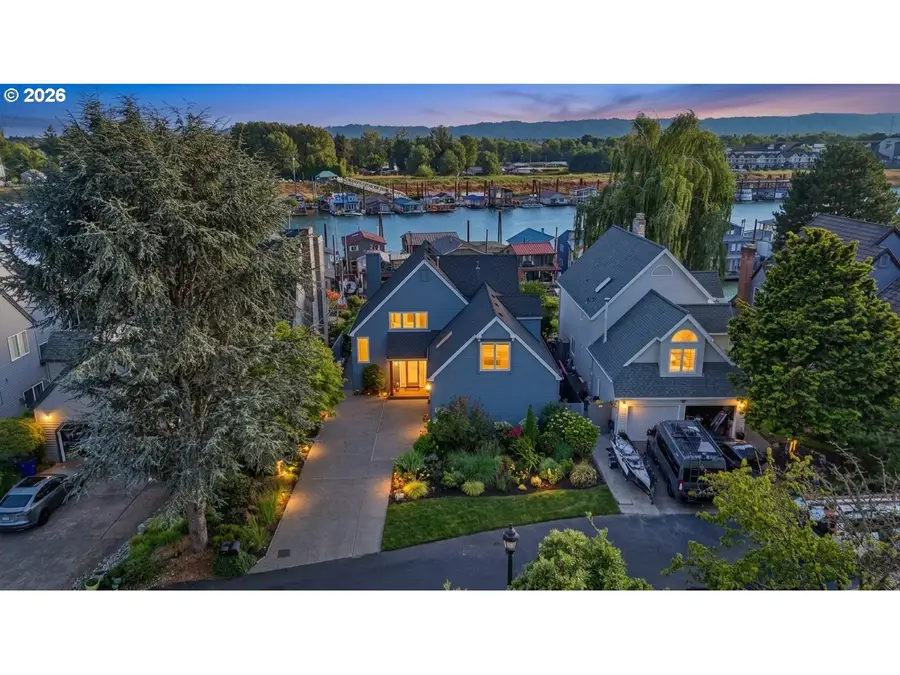 292 N Lotus Isle Dr, Portland, OR 97217 - #3