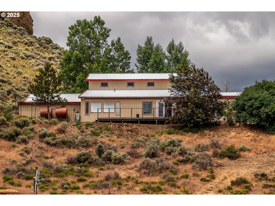 82678 Shotgun Pass Ln, Silver Lake Fort Rock, OR 97641 - Image #3