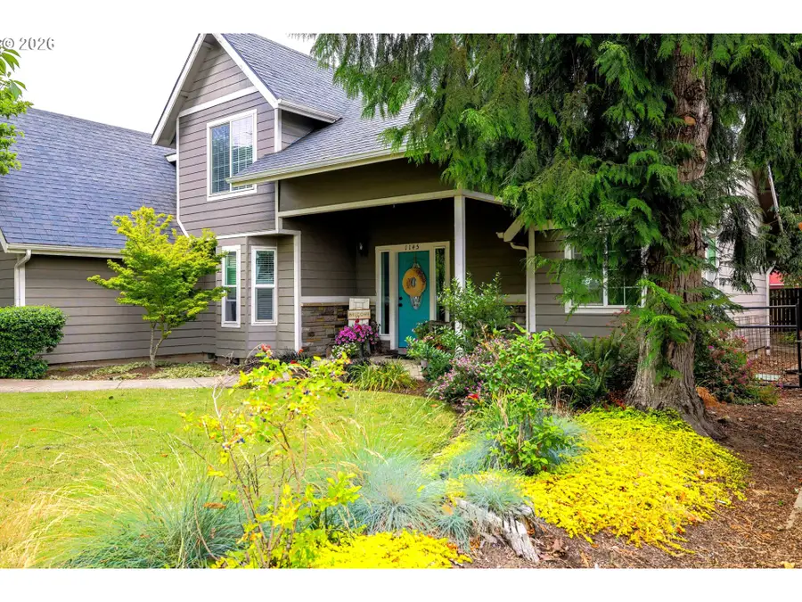 1145 S 6th St, Harrisburg, OR 97446 - #2