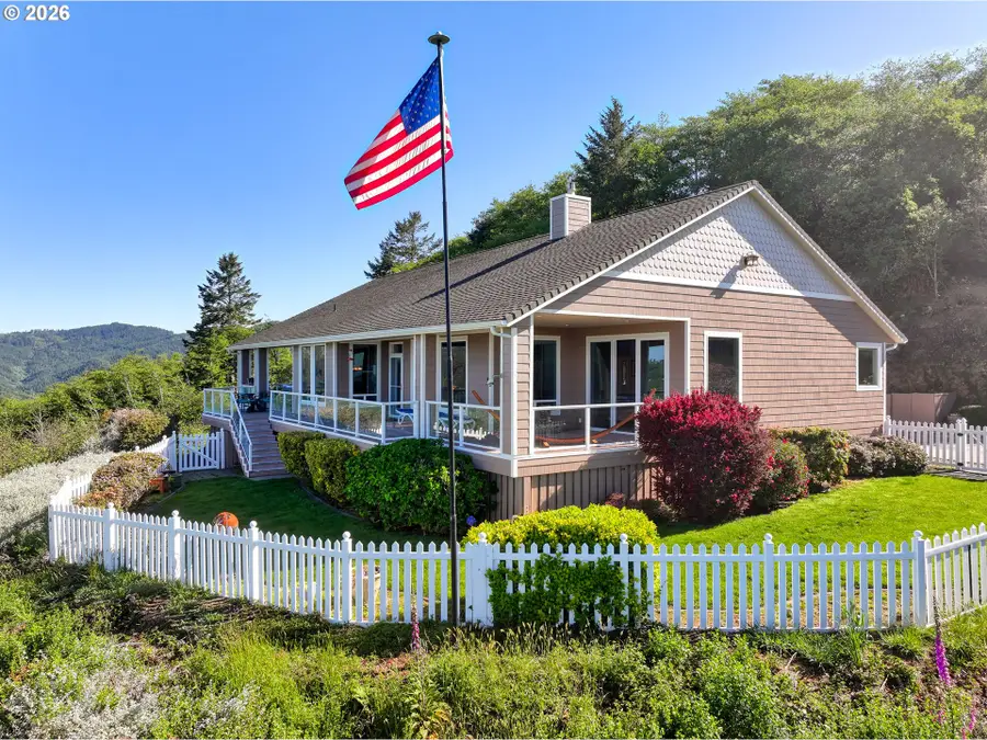 16890 Crown Terrace Rd, Brookings, OR 97415 - #2