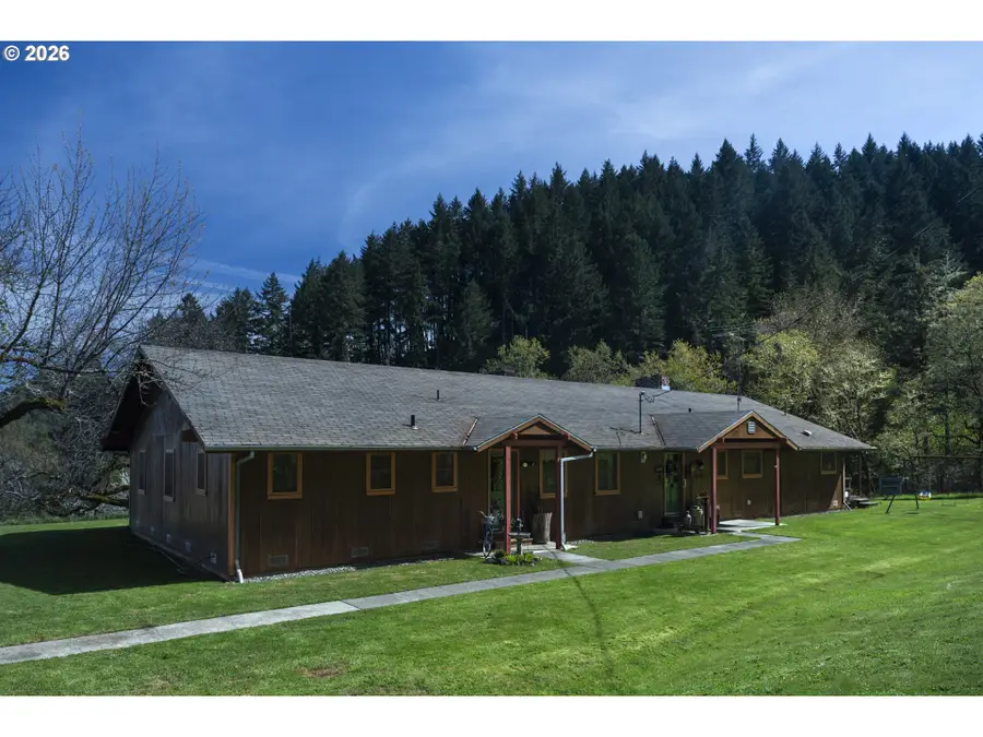 1349 Willis Creek Rd, Winston, OR 97496 - #3