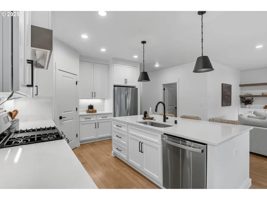 826 SE 37th St, Battle Ground, WA 98604 - #3