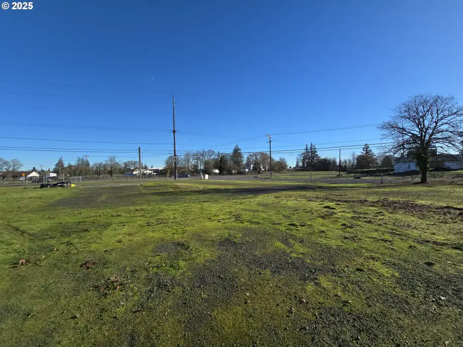 711 N Columbia River Hwy, Saint Helens, OR 97051 - Image #3