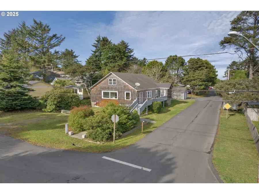 1115 SW Harbor Ave, Lincoln City, OR 97367 - Image #2