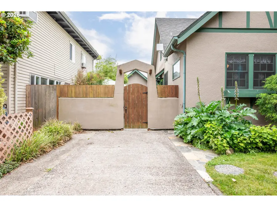 2733 Fir St, Longview, WA 98632 - #3
