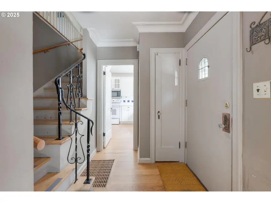 6300 SE Yamhill St, Portland, OR 97215 - Image #2