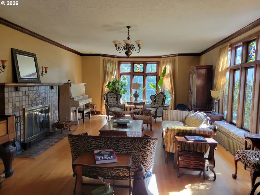 107 NE Laurelhurst Pl, Portland, OR 97232 - #2