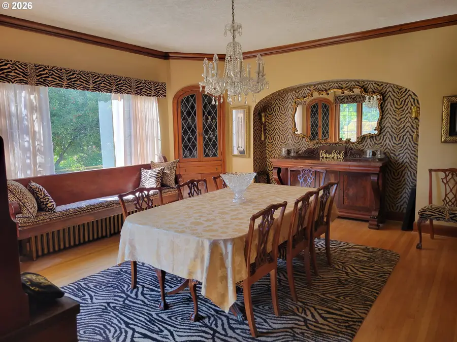 107 NE Laurelhurst Pl, Portland, OR 97232 - #3