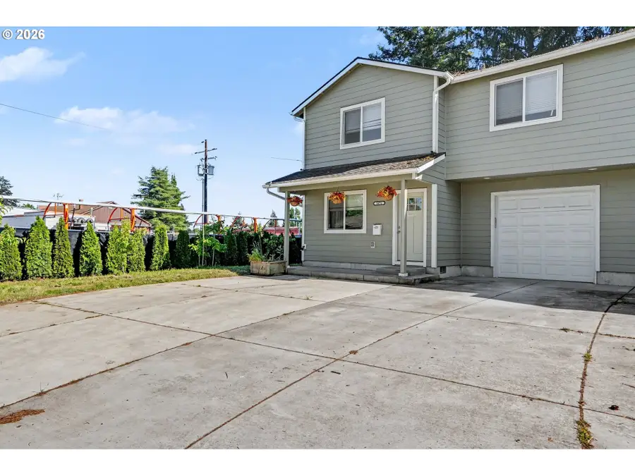 1671 Cooper St, Lebanon, OR 97355 - #2
