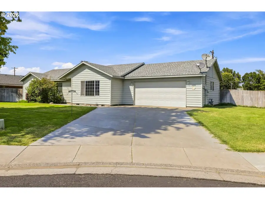 1228 SW Martin Ct, Hermiston, OR 97838 - #2