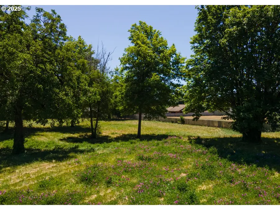 190 River Loop 1, Eugene, OR 97404 - Image #3