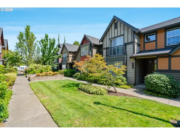 7102 NE Stonewater St, Hillsboro, OR 97124