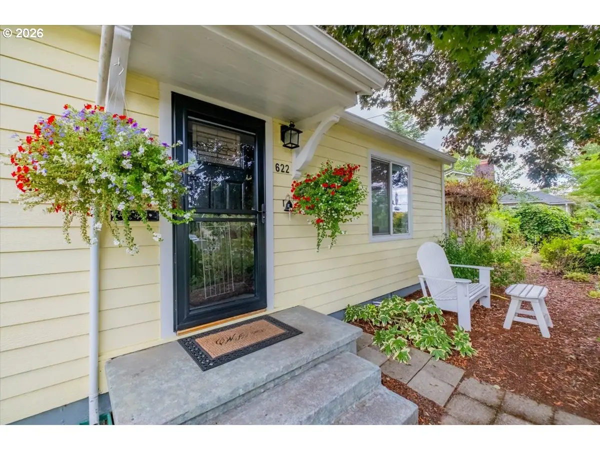 622 SW Hayter St, Dallas, OR 97338 - #1