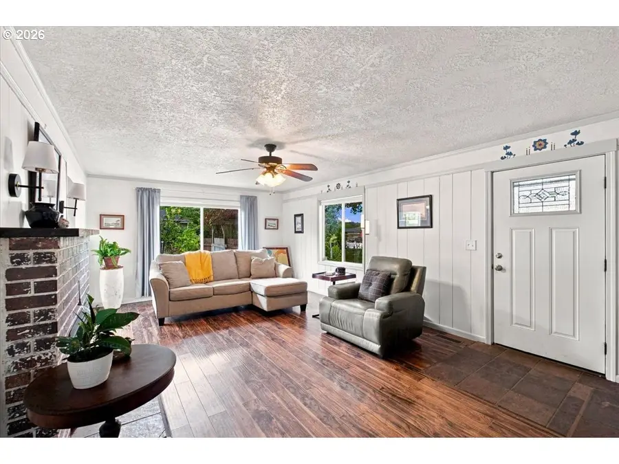 622 SW Hayter St, Dallas, OR 97338 - #3