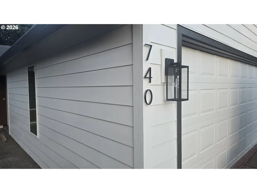 740 SE 18th Ave, Hillsboro, OR 97123 - #3