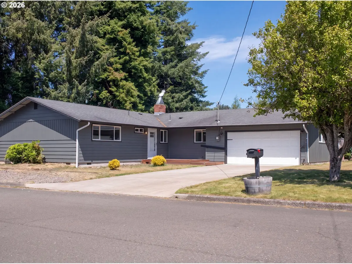 3010 Country Club Dr, Reedsport, OR 97467 - #1