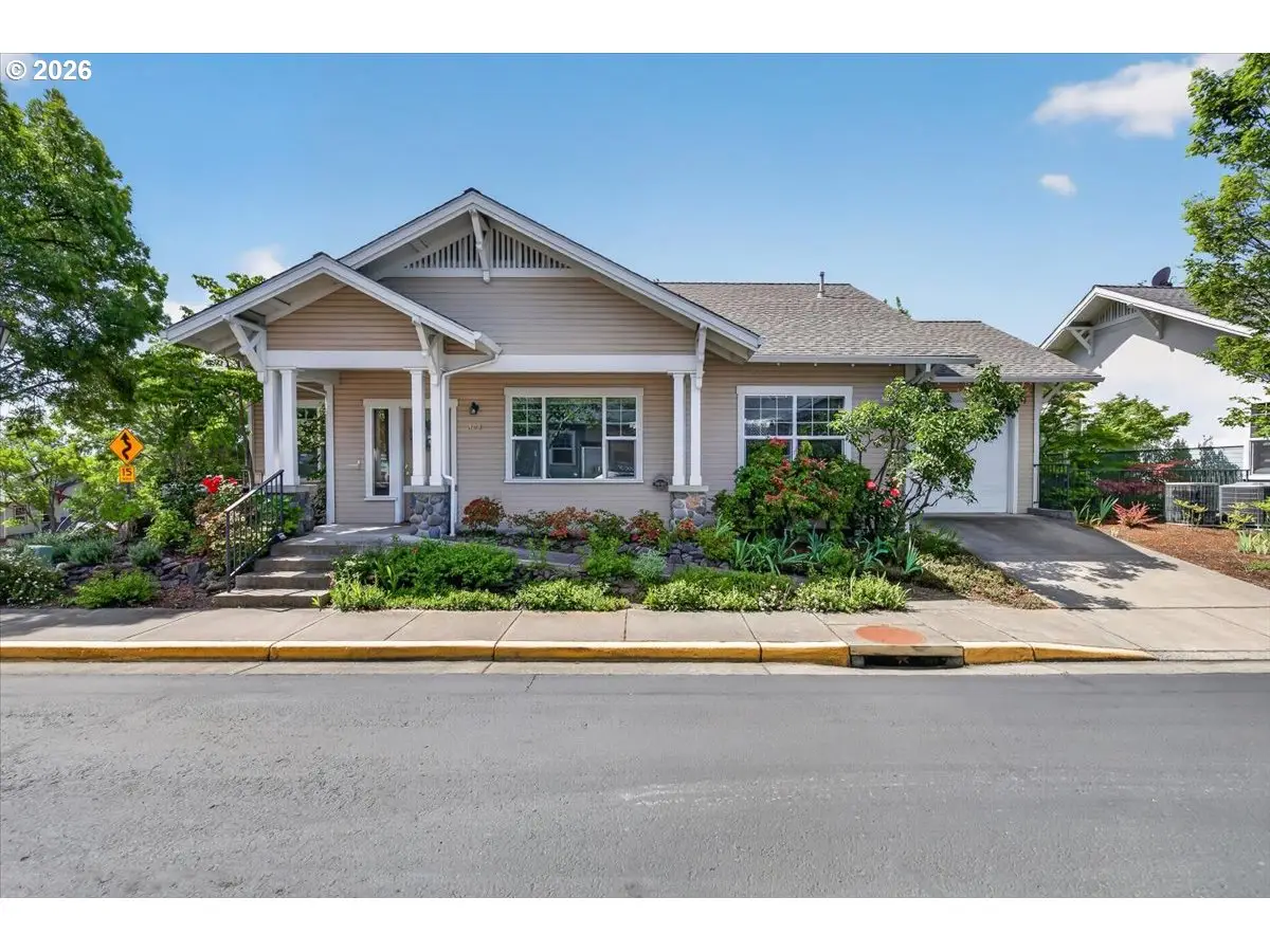 846 Stony Pt, Ashland, OR 97520 - #1