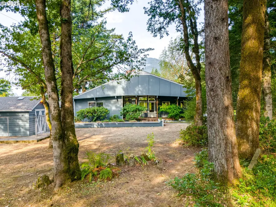 2020 Greenleaf Dr, North Bonneville, WA 98639 - Image #2