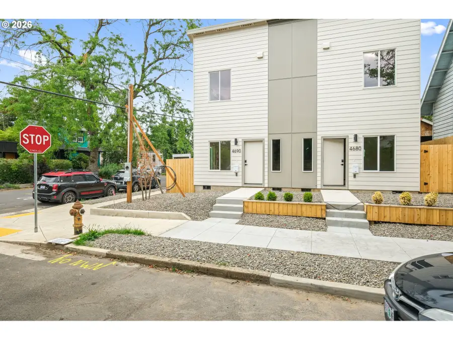 4690 N Congress Ave, Portland, OR 97217 - #2