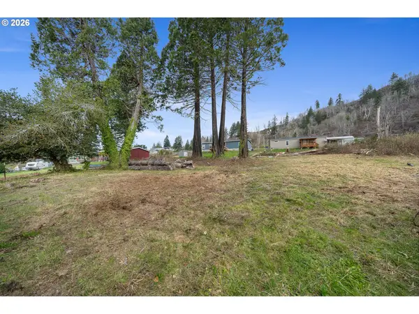 363 N Fawn Dr, Otis, OR 97368