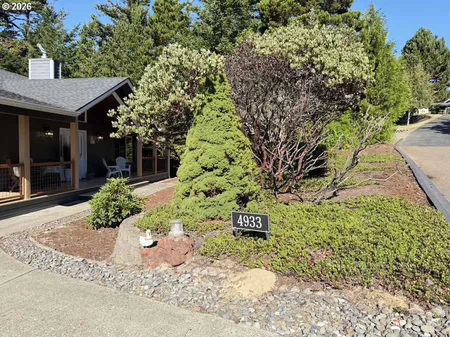 4933 Cloudcroft Ln, Florence, OR 97439 - #3