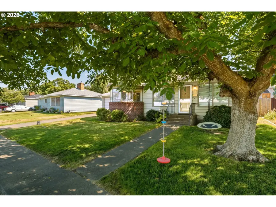 33 W Cedar Dr, Hermiston, OR 97838 - #3