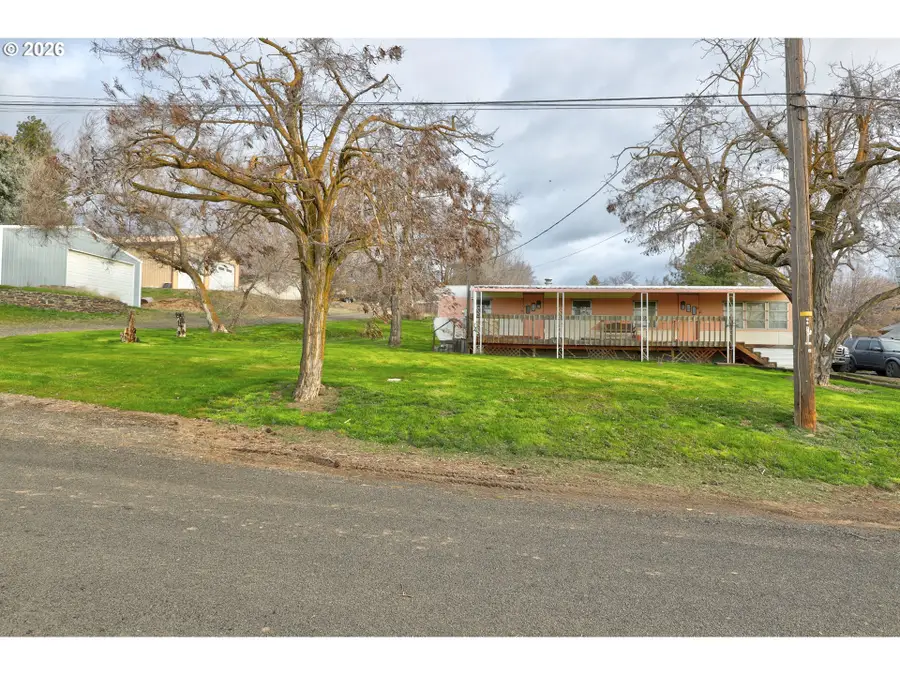 400 Lincoln St, Moro, OR 97039 - #2