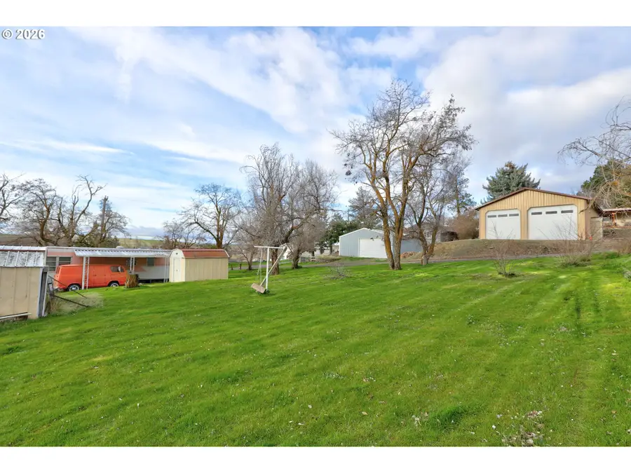 400 Lincoln St, Moro, OR 97039 - #3
