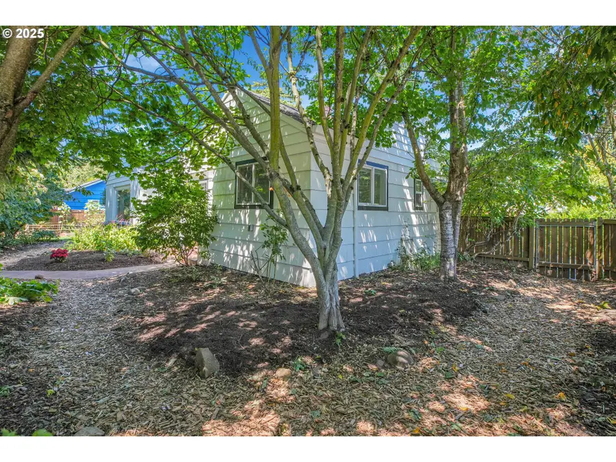 8913 N Seneca St, Portland, OR 97203 - Image #3