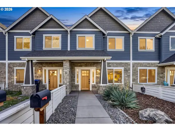 804 W 10th St, TheDalles, OR 97058