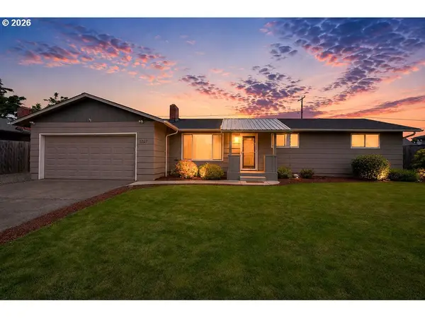 1027 Long Ridge Dr, Springfield, OR 97478