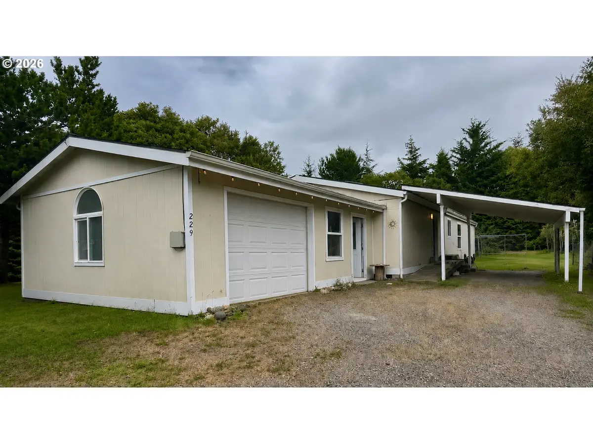 229 N Main St, Coos Bay, OR 97420 - #1