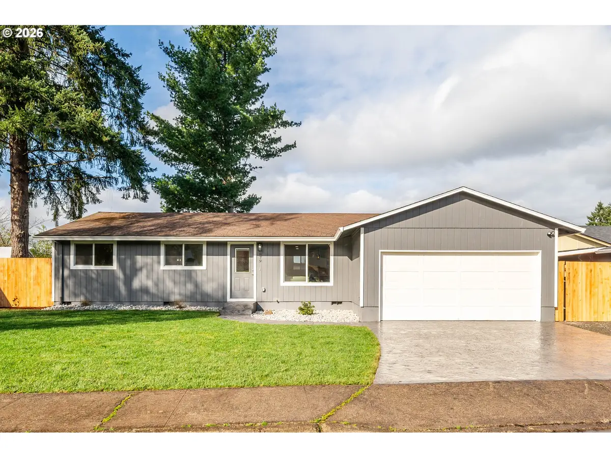 879 N Broadway St, Estacada, OR 97023 - #1