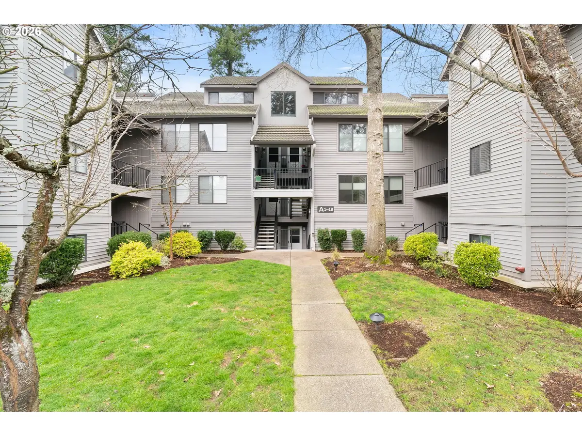 4000 Carman Dr #A17, Lake Oswego, OR 97035 - Image #1