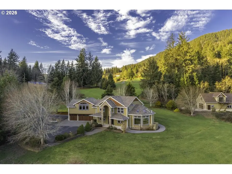 4055 Westwood Dr, Tillamook, OR 97141 - #3