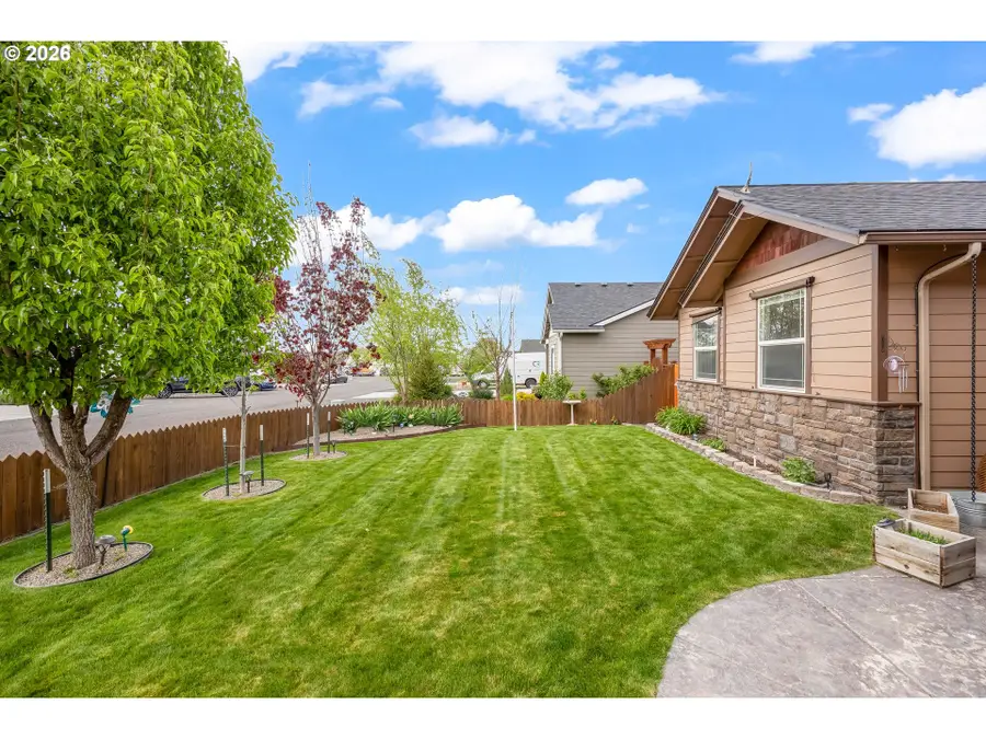 570 Mountain Ridge Dr, Culver, OR 97734 - #2