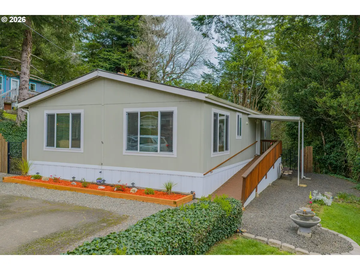 1050 N Cedar Point Rd #C09, Coquille, OR 97423 - #1