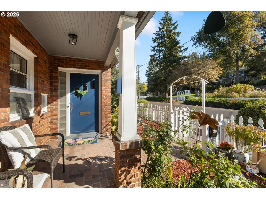 1446 SE Main St, Roseburg, OR 97470 - #3