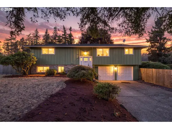 15930 S Sandalwood Rd, OregonCity, OR 97045
