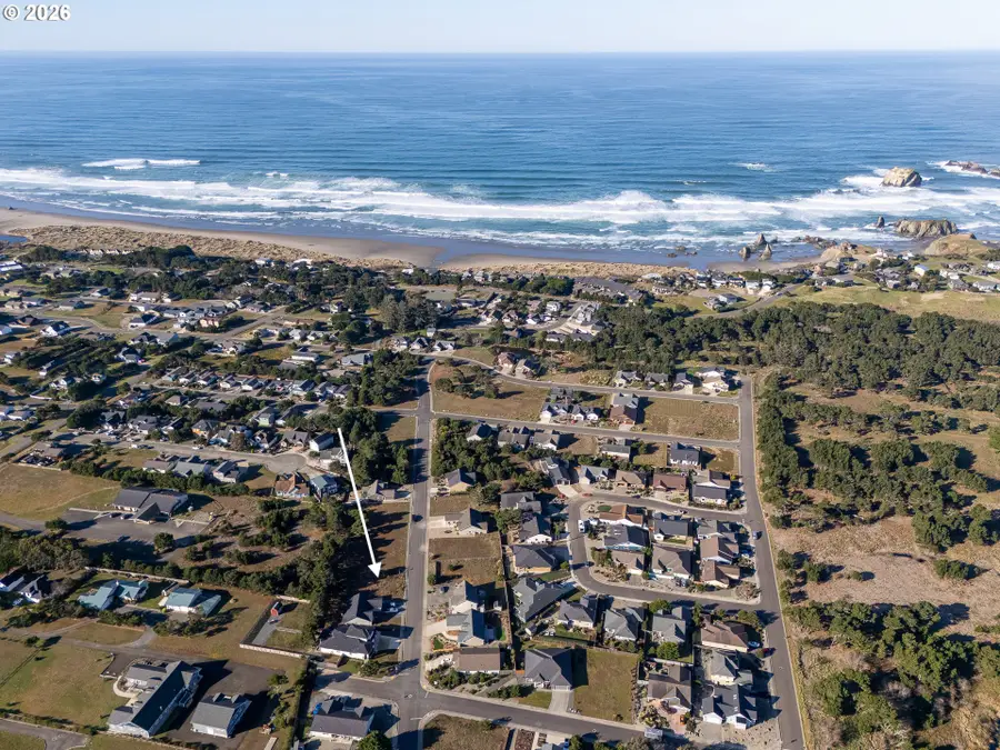 845 Rogers Pl, Bandon, OR 97411 - #2