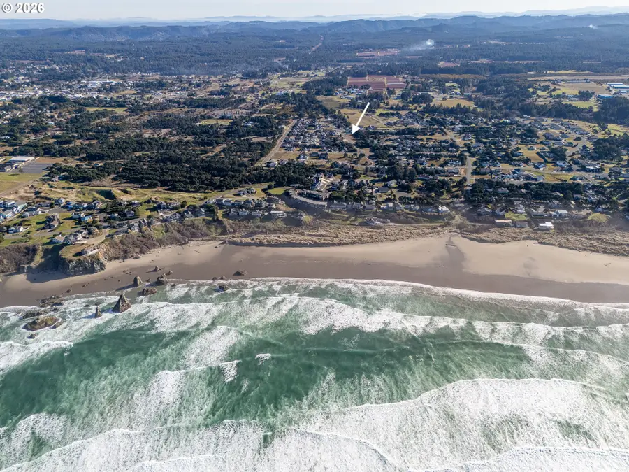 845 Rogers Pl, Bandon, OR 97411 - #3