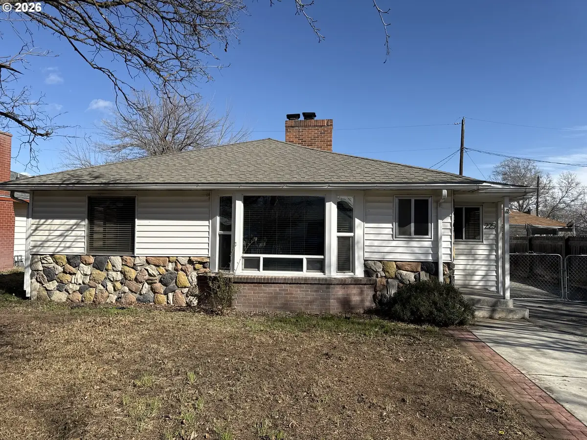 225 SW 7th Pl, Hermiston, OR 97838 - #1