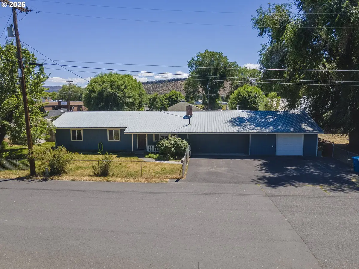 1670 SE Mountain View Dr, Prineville, OR 97754 - #1