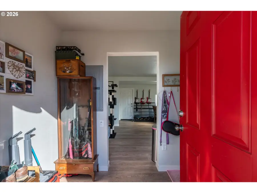 130 S 7th St, Lakeside, OR 97449 - #3