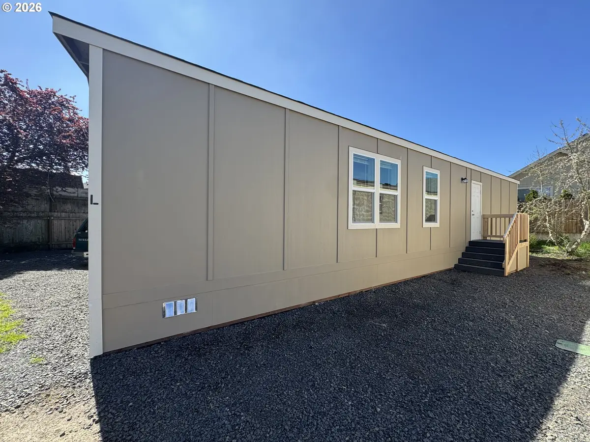 1085 W 1st Ave #L, Junction City, OR 97448 - #1