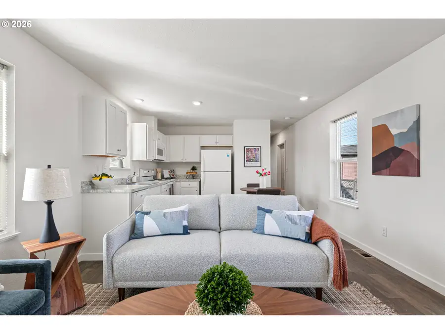 1085 W 1st Ave #L, Junction City, OR 97448 - #3